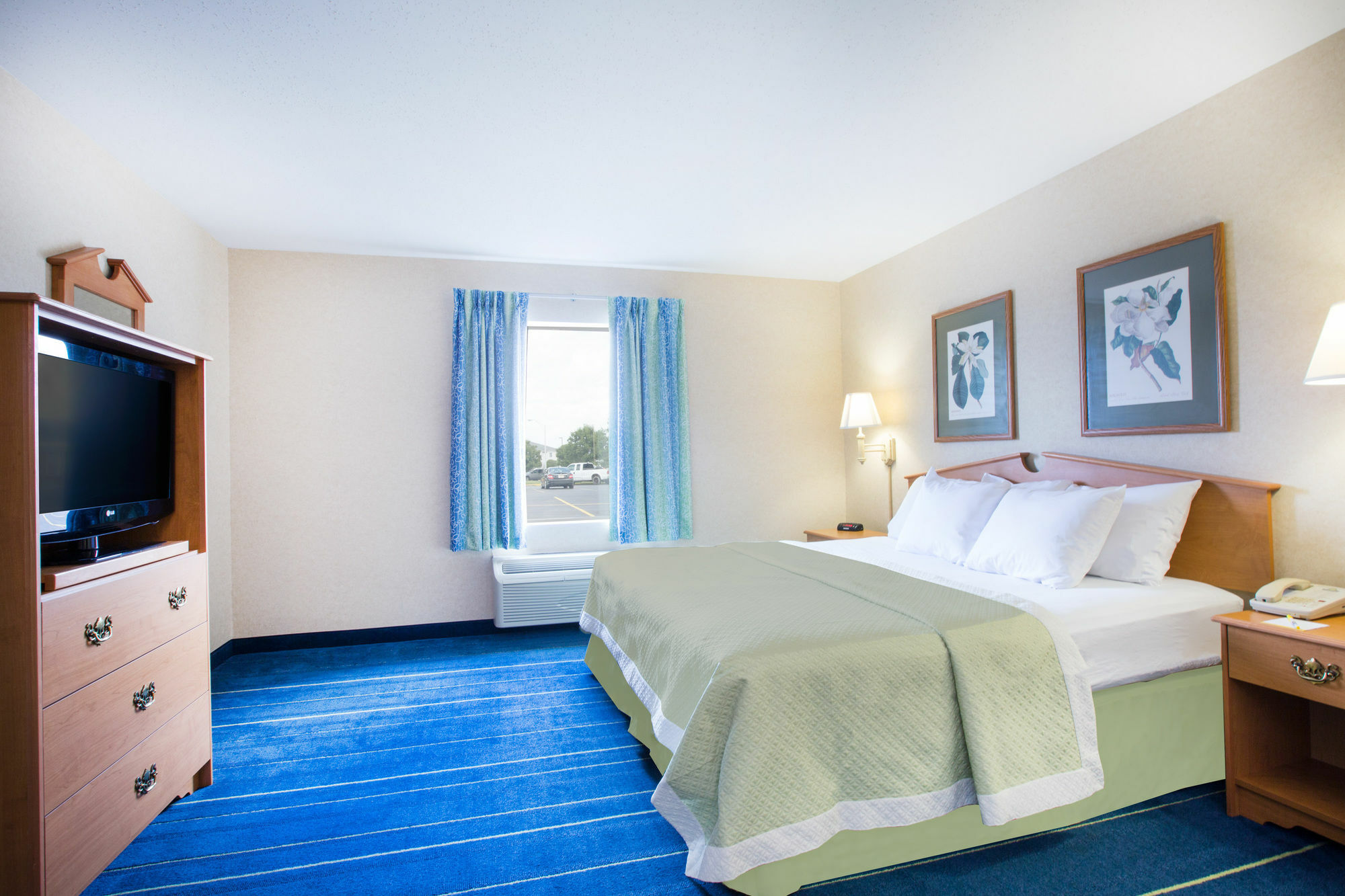 Days Inn & Suites By Wyndham Bridgeport - Clarksburg Екстер'єр фото
